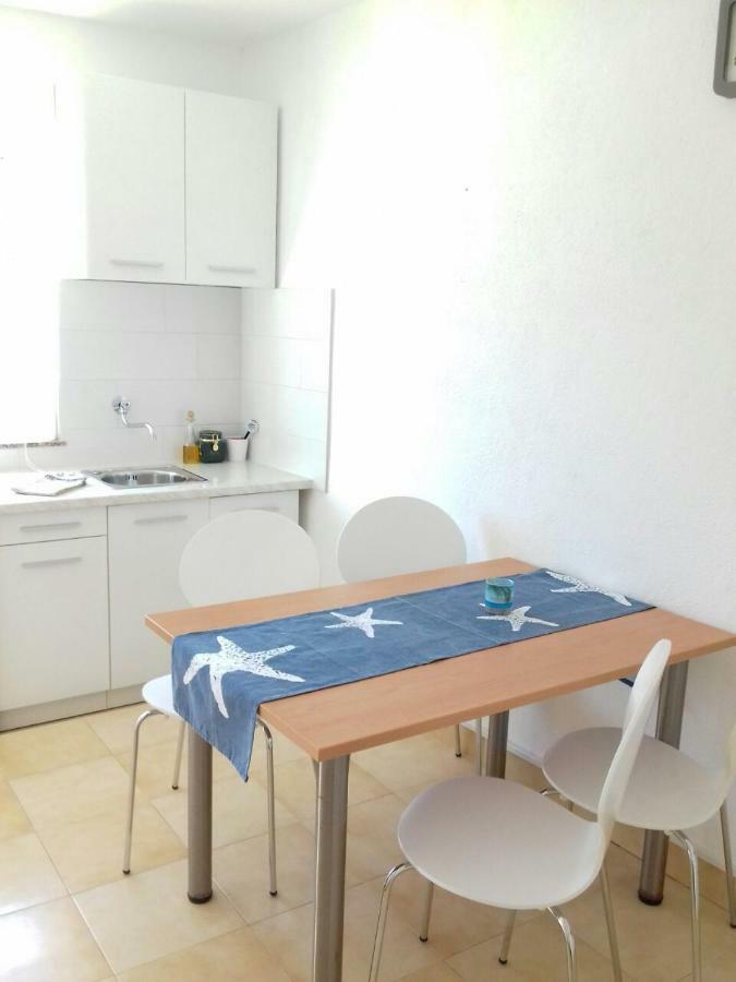 Apartament Apartman Andela Tisno Zewnętrze zdjęcie